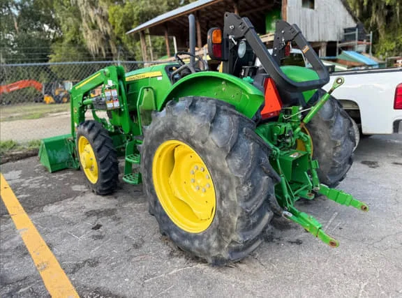 2016 John Deere 5075E