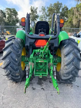 2016 John Deere 5075E - Thumbnail 4